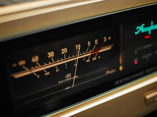 Почему аудиофилы выбирают усилители Accuphase «со стрелочками»